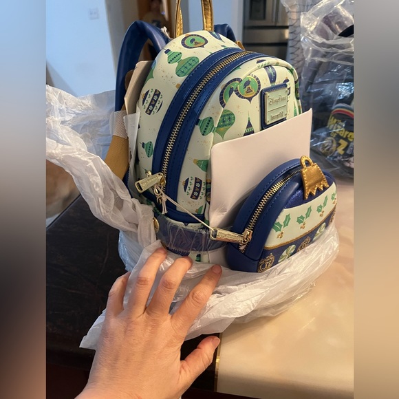 NWT 2023 Disneyland Club 33 Holiday Loungefly Mini Backpack - Picture 3 of 9